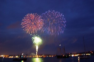 fireworks_with_ship