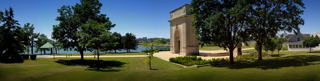 Memorial Arch panoramic by Gerry Locklin