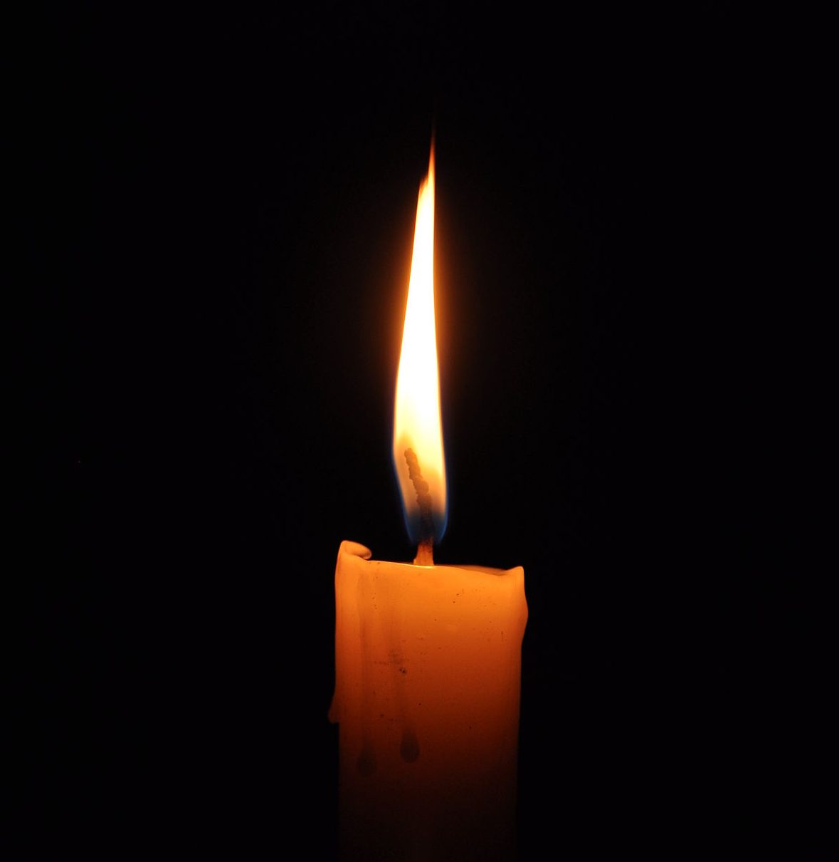 1200px-Candle