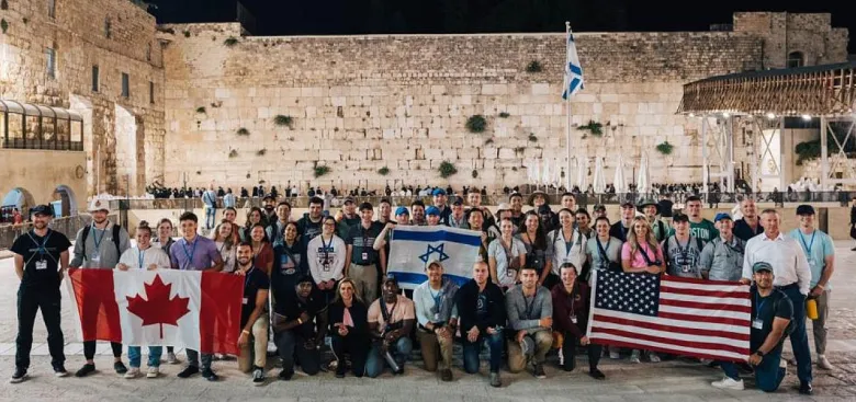 Participants in the MirYam Institute’s Israel Strategy and Policy program visit the Western Wall in Jerusalem, June 2023. Photoagency